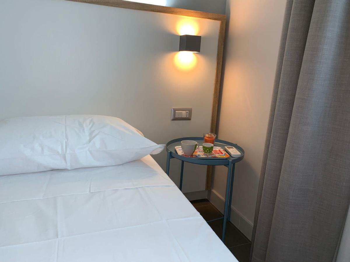 Red'S Apartments ตอร์เร เมลิสซา ภายนอก รูปภาพ