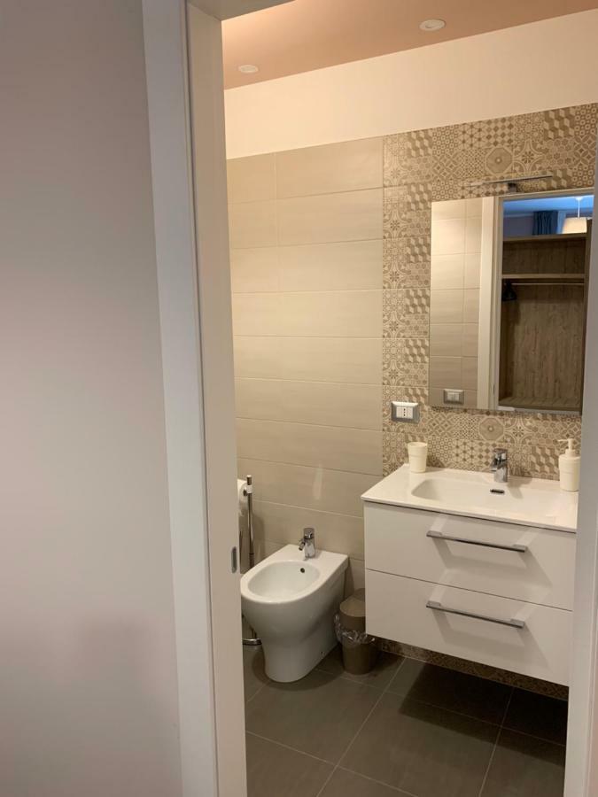Red'S Apartments ตอร์เร เมลิสซา ภายนอก รูปภาพ