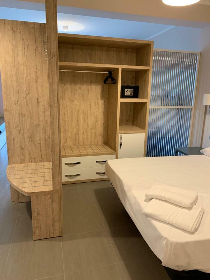 Red'S Apartments ตอร์เร เมลิสซา ภายนอก รูปภาพ