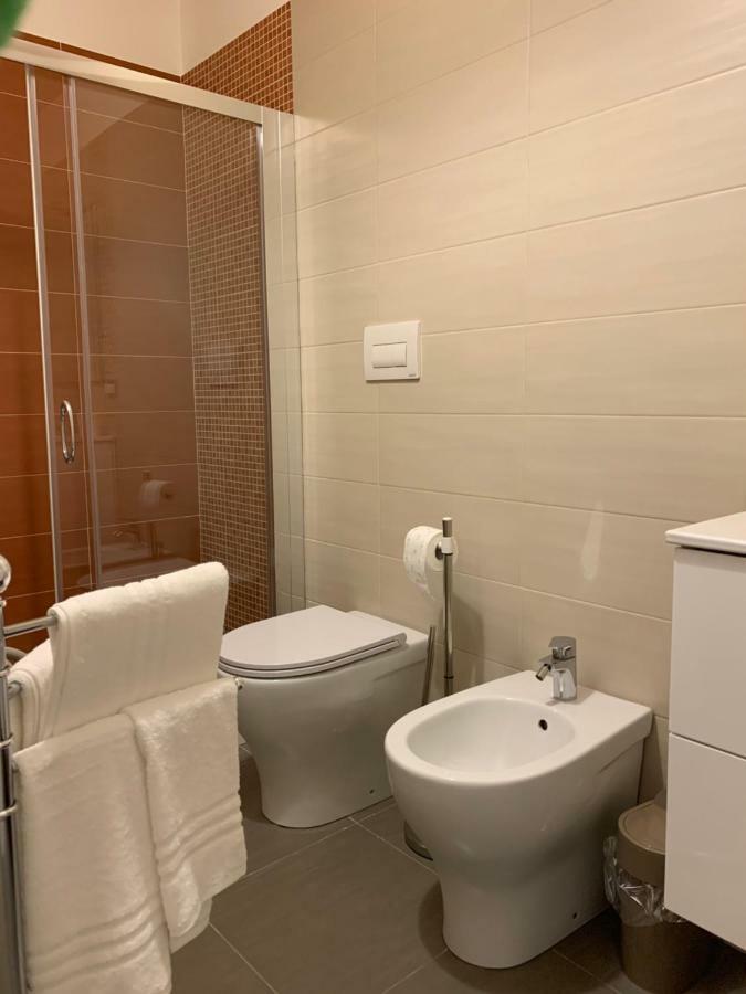 Red'S Apartments ตอร์เร เมลิสซา ภายนอก รูปภาพ