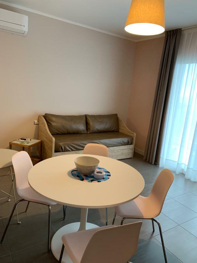 Red'S Apartments ตอร์เร เมลิสซา ภายนอก รูปภาพ